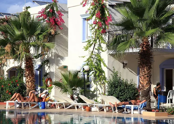 Club Paloma Lägenhetshotell 3*